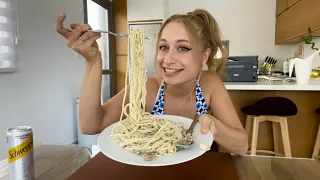 CREAMY PASTA 🍝 Mukbang 😍- TikTok Titan/Salami girl eats