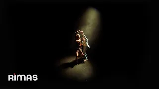 BAD BUNNY - BAILE INoLVIDABLE (Video Oficial) | DeBÍ TiRAR MáS FOToS
