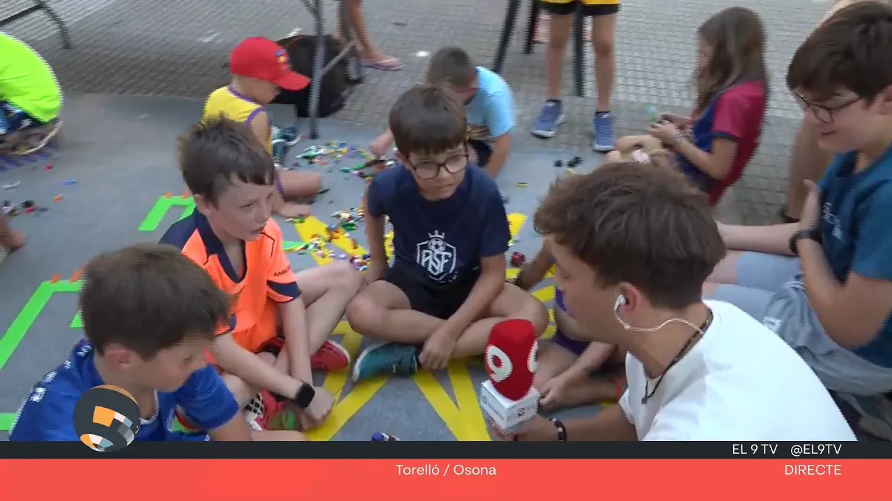 Taller de lego a la plaça Joanot Martorell de Torelló: propostes d’estiu al municipi