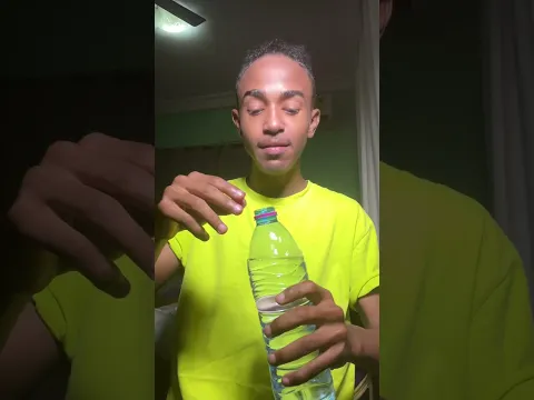 الفرق بين الولد والبنت لما يشربو الموية💦🍾😳💔💔 مضحك كوميدي #shorts #كوميديا #تيك_توك