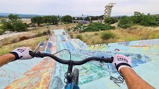 JE RIDE UN PARC D'ATTRACTION ABANDONNE !  (@insta360  GO2)