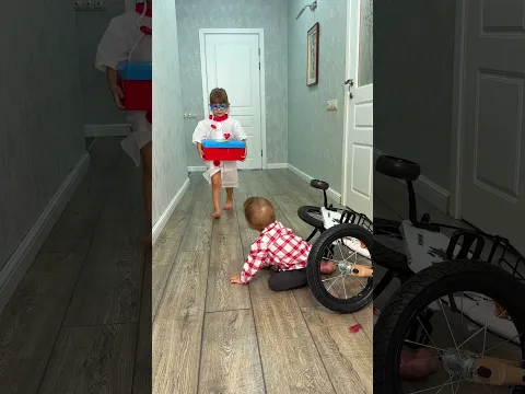 Big Sister Comes to the Rescue! 🚲#Kids #SisterAndBrother #FamilyFun