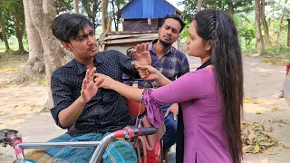 চেয়ারম্যানের মেয়ে মাত্র ২০ টাকা ভাড়ার জন্য, রিক্সাওয়ালার সঙ্গে একি করছে দেখুন ?