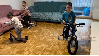 Evi park alanına çevirdiler bisiklet süren scooter süren kardeşler selim semih sinem #beniöneçıkart