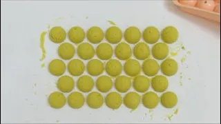 Kinetic sand asmr