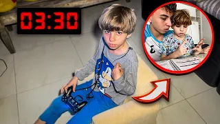 FLAGREI MEU IRMÃOZINHO MATANDO AULA PRA JOGAR MINECRAFT!
