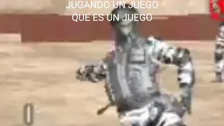 Jugando un juego que es un juego