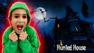 Survive 24 Hours In Horror House 👻😱|