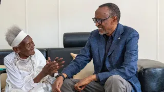Ibyo Perezida Kagame yaganiriye na wa mukecuru w'imyaka 110 || Yasuye Nyiramandwa iwe mu rugo