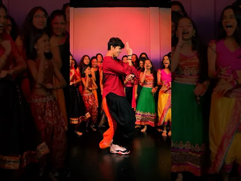 Jaanleva jalwa hai 🥵| Chikini Chameli ❤️‍🔥 #omtarphe #dance #viraldance #viral #bollywood #shorts