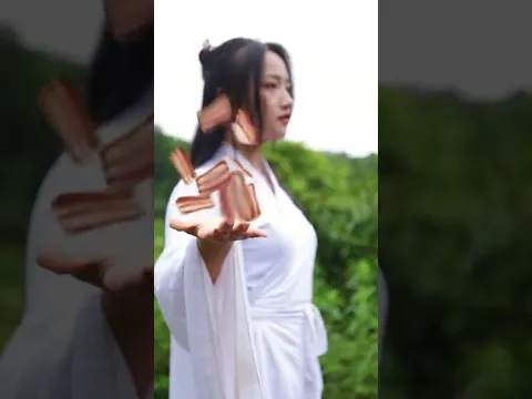 Kung Fu couple was defeated by a pork belly, but was saved by a flying chicken