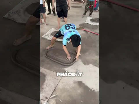 Permainan Lempar Lumpur Asal Vietnam!