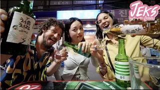 BEBIENDO SOJU EN LAS CALLES DE COREA CON LUISITO Y ARY - JEKS