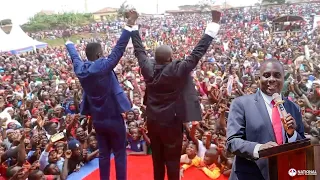 ESANYU; ABANTU BEYIYE E KIBIBI BUTAMBALA MU BUNJI NGA BANIRIZA BOBI WINE EWA HON. MUWANGA KIVUMBI.