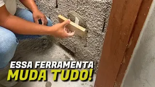 FERRAMENTA COM PREGOS APRUMA O REBOCO NA PAREDE?