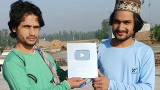 Gaon ke Ladke Ko Mila YouTube silver play button 🥰 गांव के लड़के को मिला यूट्यूब सिल्वर प्ले बटन