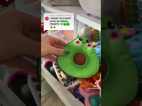 I BET YOU DON’T HAVE 80 ALL GREEN FIDGETS CHALLENGE 🥝🥬👒🍏🫑🥦🐢🌿💚🍀🐸 #shorts