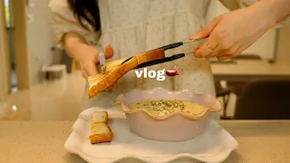 vlog | 🏠 이사한 집에서 보내는 일상, 가구 구경, 마트에서 장보고 옥수수스프, 캘리포니아롤, 얼음동동 메밀소바