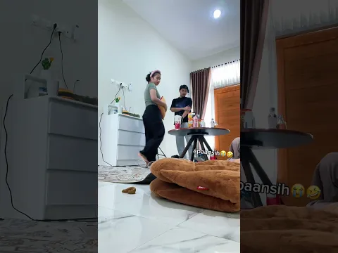 HAHA KAGET NYA TUH NGAGET BGT😭🤣 #comedy #funny #prank #mifftwills #couplecomedy #lucu #couple