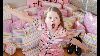 ISLA'S 10th BIRTHDAY MORNING OPENING HER PRESENTS!!