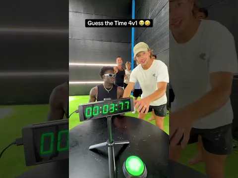 Guess the time 4v1 🤣🤝 First to 3!