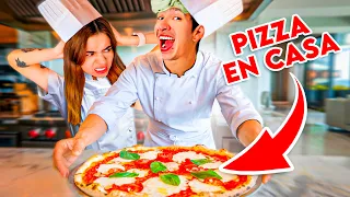 HACIENDO UNA PIZZA EN FAMILIA