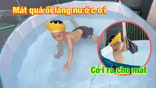 Cubin Tập Bơi Và Để Lộ " Chim Trắng Mồ Côi " Cười Vỡ Bụng