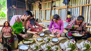 This Is Himalayan Village Life | Mummy Cooks Taro Leaves (Gava) & Rice for the Family | Rural Life🇳🇵