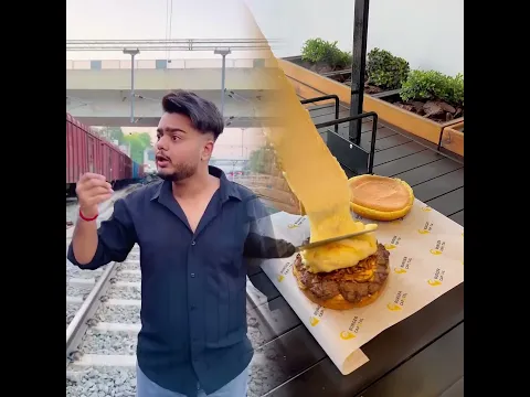 Train Ke Neeche aane se bachaya cow ko #shorts #ytshorts