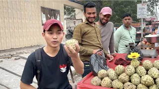 JADI PUSAT TONTONAN WARGA INDIA!PADA HERAN DAN NGETAWAIN PAS MAKAN BUAH ANEH INI!