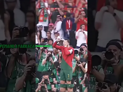 When Ronaldo drinking👀