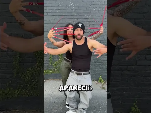 Estos chicos tuvieron una batalla por las uñas más largas