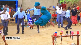 Mbega Umubyeyi byinira Imana neza weee...🥰😍 Arasimbuka Ukagira ngo si Umugore/ Biranejeje Kumureba😍