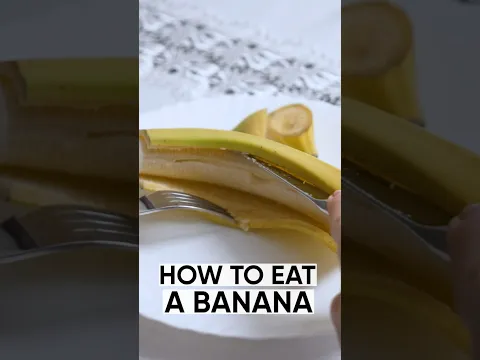 How to eat a banana formally like a queen🍌