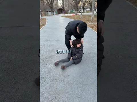 姐夫抱姐姐小姨子吃醋？跟你说了别惹小姨子生气，这下慢慢哄吧 #意想不到的结局#骗你生女儿#萌娃 #funny#十三妹#shorts