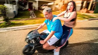 ELA ANDOU NA MINHA NOVA MOTO