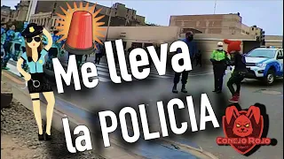 LE DOY UNA ROSA A UNA MUJER POLICIA ❤️🌹🌹