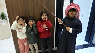 ابوهم يلعب معاهم   !