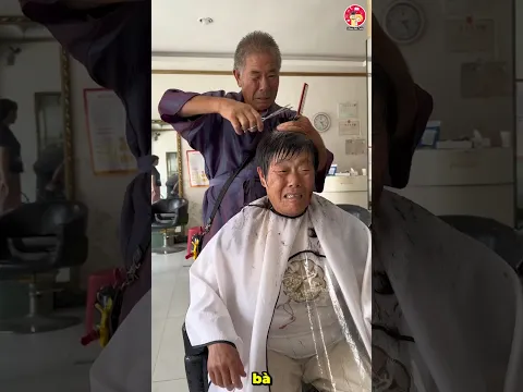 Bà lão đi cắt tóc nhưng không được bật điều hoà