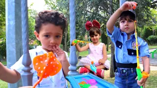 دهب تلعب في بركة السباحة و اللص يسرق السمك والشرطي يدخله السجن