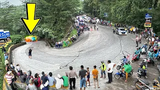 ASLI BIKIN SOPIR PUCAT !!! Truk Asal Jepang Muatan Barang Berbahaya Tersiksa Total di Sitinjau Lauik