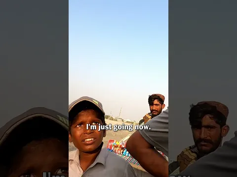 Escaping the Horse Ride Scammers of Clifton Beach in Karachi, Pakistan 🇵🇰