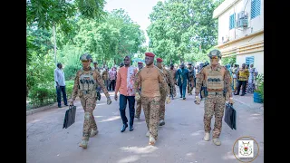 Burkina Faso: le président Ibrahim Traoré  réconforte le personnel de la RTB
