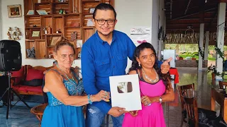 💕💃ELLA  YA NO LLEGARÁ COMO ANTES A LA PLAZA