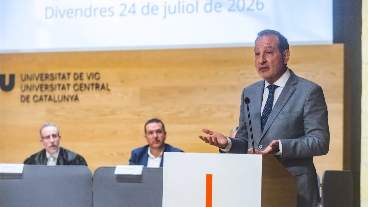 El conseller Espadaler es compromet a fer el reivindicat Palau de Justícia de Vic