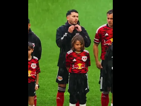 When Kids Mascots Are Freezing Cold 🥶