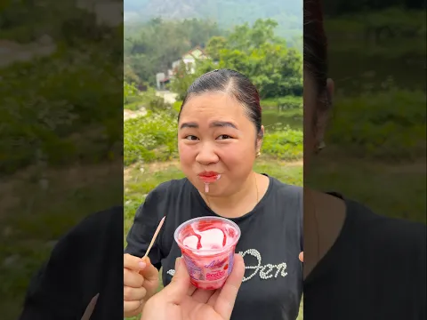 Người mẹ tốt bụng ăn keo dâu  và kem Celano ,ớt cay siêu ngon sự kết hợp hoàn hảo #shorts
