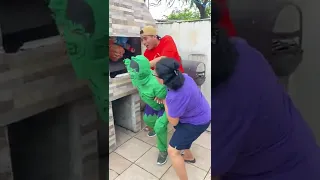 ACABAMOS DE ATRAPAR AL DUENDE | HEYHERMANASTROS 😨