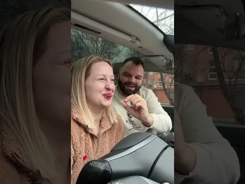 Lifehack for kissing. #couple #funnycouple #funny