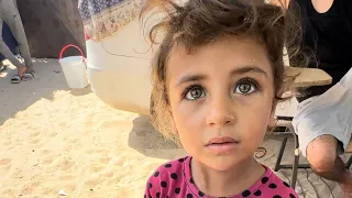 نحاول صنع سعادة رغم المعاناة في غزة 🇵🇸